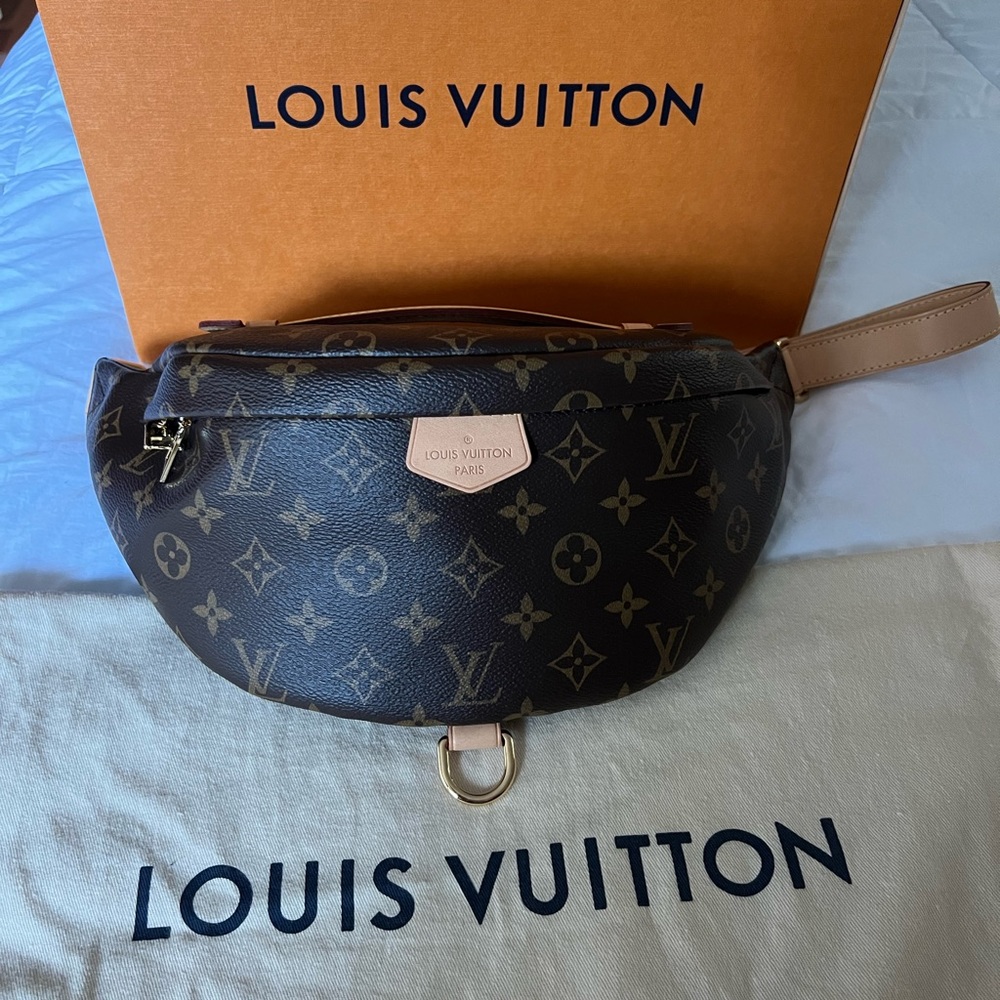 ❌SOLD!!!❌ Louis Vuitton Bumbag